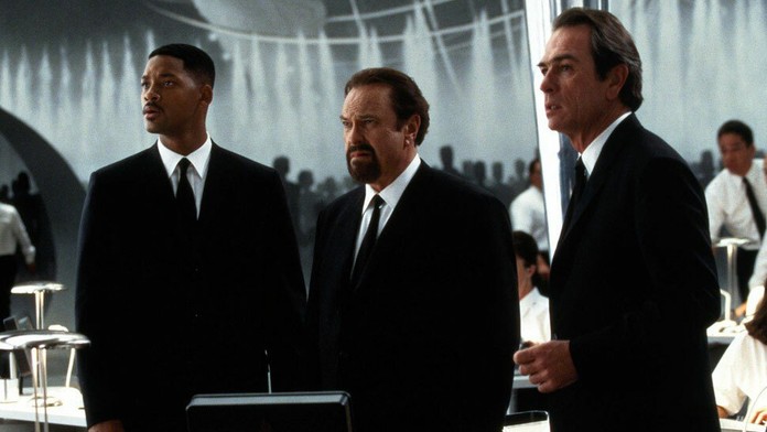 Perichon padá po náraze na ostrovček.