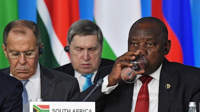 Juhoafrická republika sa vyhne povinnosti zatknúť Putina, Rusko na summit pošle Lavrova
