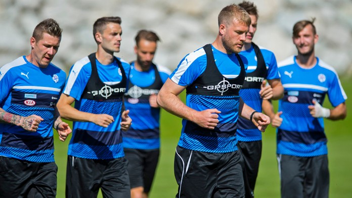 Juraj Kucka, Erik Sabo, Adam Nemec a Norbert Gyömbér počas kempu v rakúskom Windischgarstene.