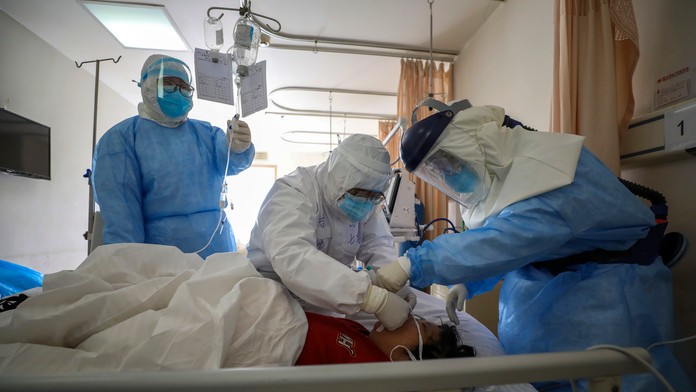 Jevgenij Dadonov z Floridy oslavuje gól proti San Jose.