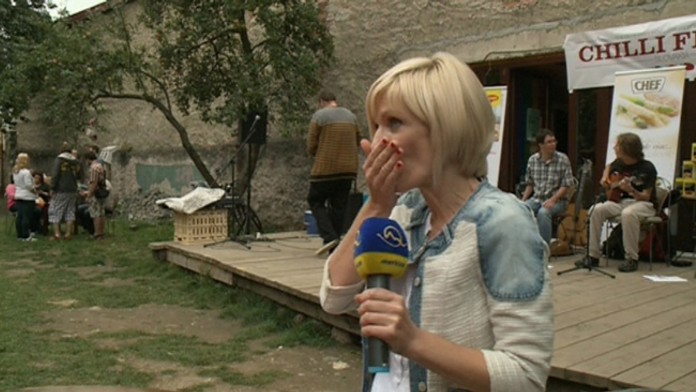 Reportérka Martina Kašiarova ochutnala čili.