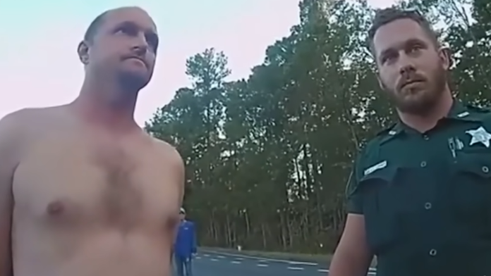 VIDEO: Konflikt vyústil do poriadnej drámy. Dvojica mužov si na diaľnici navzájom postrelila dcéry