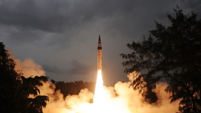 Expert pochybuje, že prímerie medzi dvoma jadrovými veľmocami vydrží. Odhaľuje, ako blízko je svet k jadrovej vojne