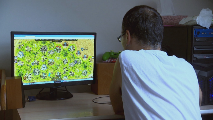 Na Slovensku dominuje „mama hotel“ fenomén. Mladí však zostávajú pri rodičoch z iného dôvodu, ako by sa mohlo zdať