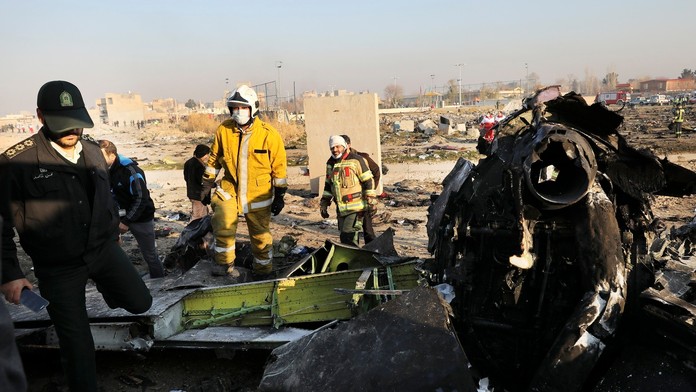 Trosky ukrajinského lietadla na predmestí Teheránu.