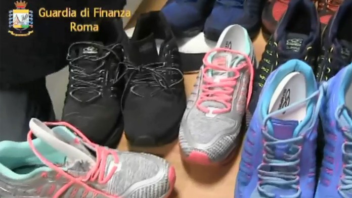 V teniskách pašovali drogy.