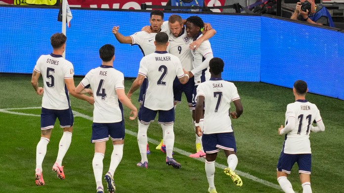 Španieli sú favorit a najlepší tím turnaja. Triumf? Najprv im treba vziať loptu, vraví pred finále Southgate