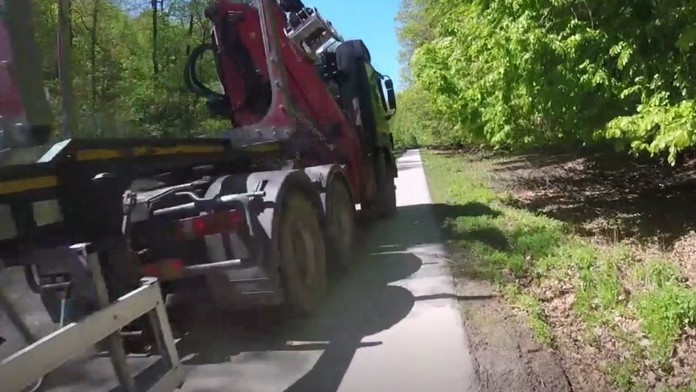 Manéver kamionistu.