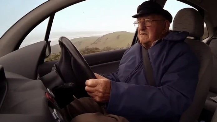 Dôchodca za volantom