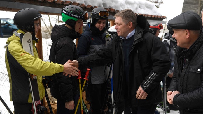 Premiér Robert Fico na návšteve lyžiarskeho pre školy s podporou štátu v Ski Čertov Javorníky, Lazy pod Makytou.