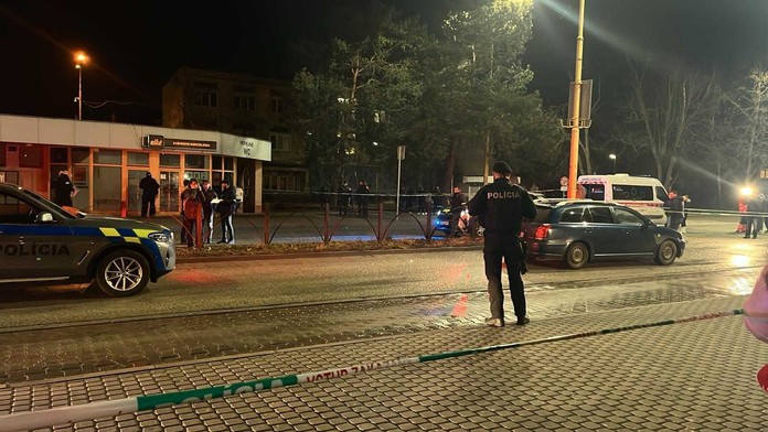 Postreleného agresora zo Šace obvinili. Stíhaný bude väzobne