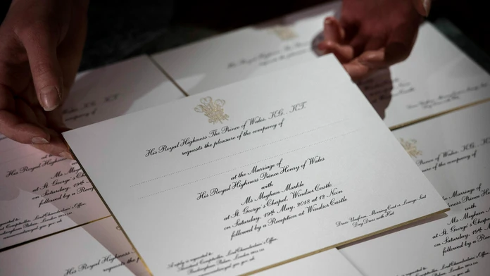 Svadobné oznámenia britského princa Harryho a jeho snúbenice Meghan Markleovej