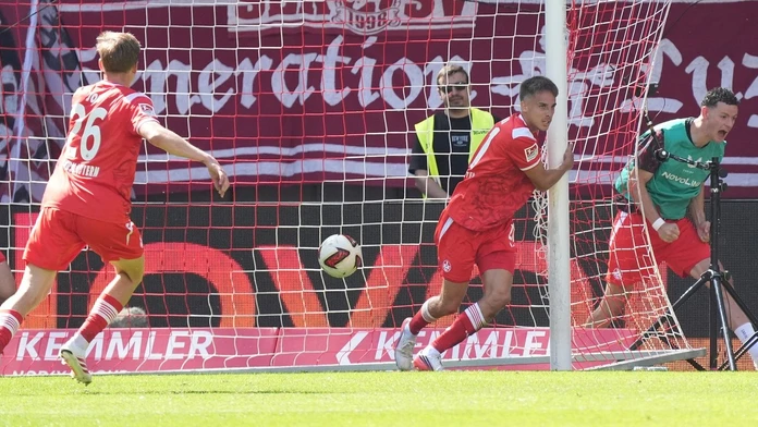 VIDEO: Slováci v Nemecku úradovali. Kaprálik zariadil dva góly Kielu, Sauer si otvoril strelecký účet