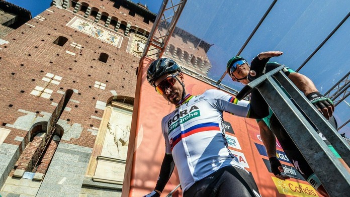 Fanúšikovia v Holmenkollene počas stíhacích pretekov žien.