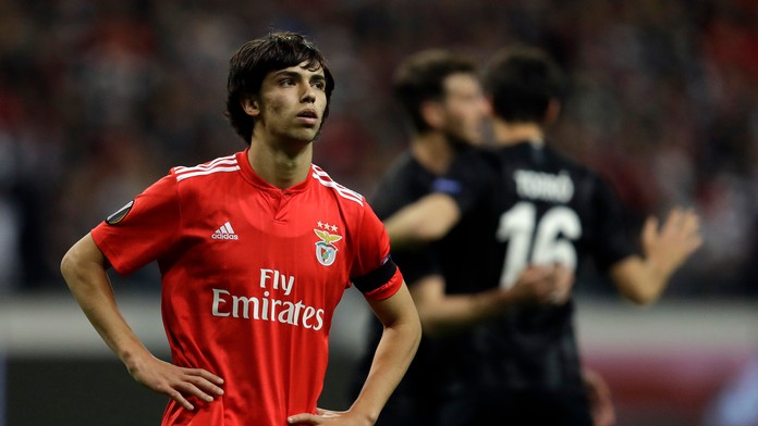 Joao Félix z Benficy Lisabon reaguje po odvete štvrťfinále EL na pôde Eintrachtu Frankfurt.