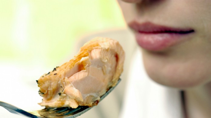 Žena, ktorá je rybu