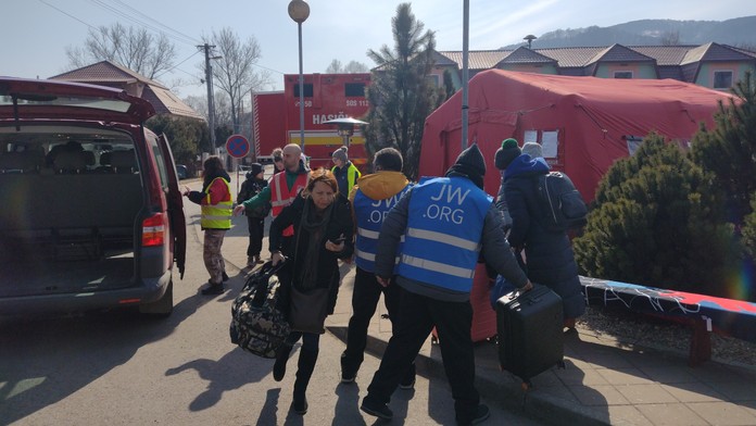 Zverejnili rebríček krajín, ktoré najviac pomáhajú Ukrajine. Slovensko predbehlo Česko