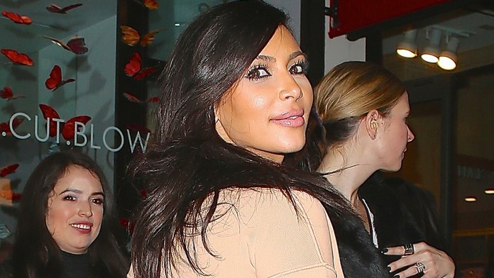 Šokujúca fotka Kim Kardashian. Nechala si zmenšiť svoj legendárny zadok!?