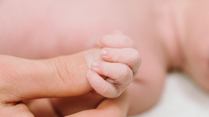 Šanca, že sa to stane, je jedna k 80-tisíc. Lekári v českej nemocnici boli svedkami raritného pôrodu