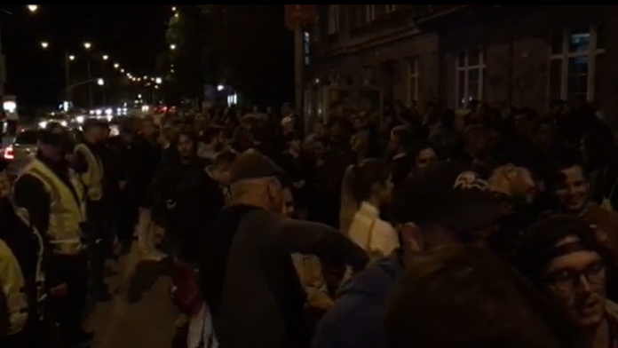 Protest pred domom starostu Starého Mesta Radoslava Števčíka