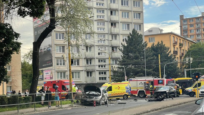 FOTO: Vážna nehoda v Košiciach, viacerí zranení. Miestni upozorňujú na dôležitý fakt
