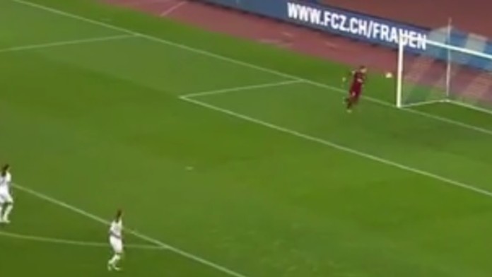 Kuriózny gól v ženskej Lige majstrov.