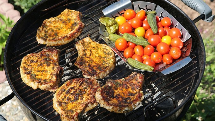 Čistenie a údržba grilovacej techniky v sezóne grilovania.