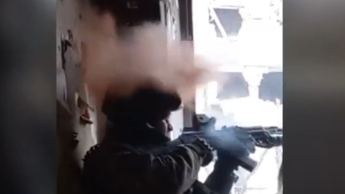 VIDEO: Z pekla šťastie. Vypálená guľka len tesne preletela okolo hlavy ukrajinského vojaka