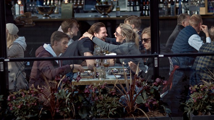 Švédsko pre zhoršujúcu sa pandemickú situáciu opätovne zavedie viacero opatrení.