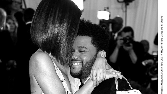 Mick Jagger (74) počas parížskeho koncertu s kapelou Rolling Stones