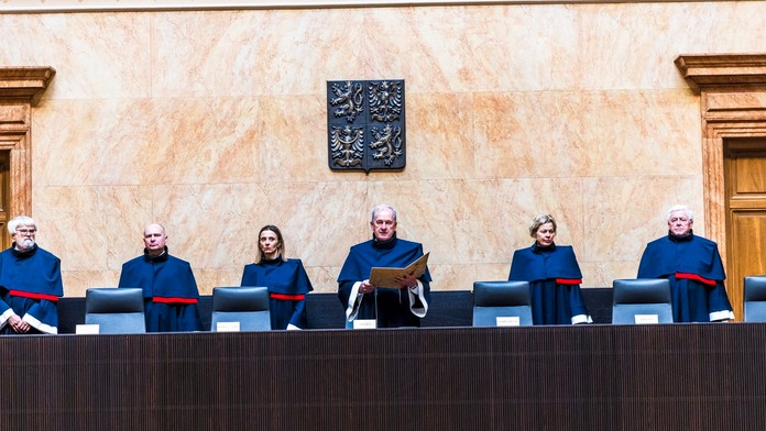 Časť zmluvy medzi Českom a Vatikánom je v rozpore s ústavným poriadkom