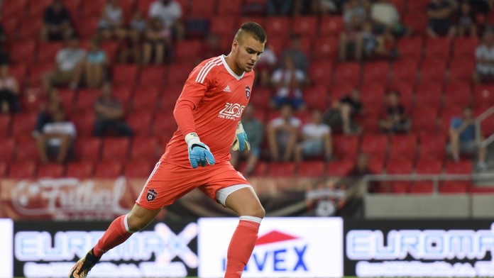 Na snímke brankár Trnavy Adam Jakubech