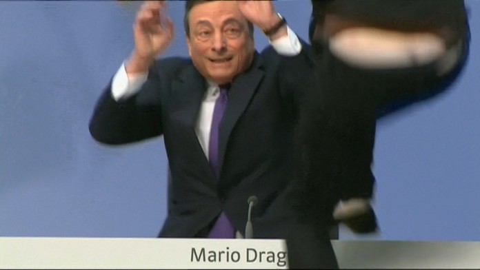 Na šéfa ECB zaútočila mladá žena