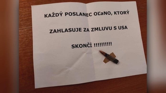 Vyhrážky poslancom.