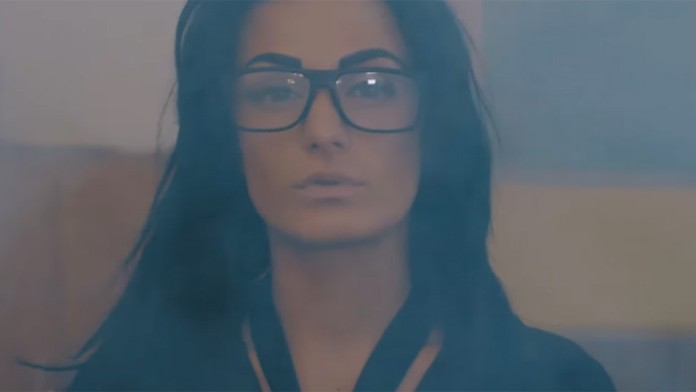 Simona z Čistého dňa: Flirtoval s ňou Kollár, teraz vo videu hviezdi ako sexy učiteľka