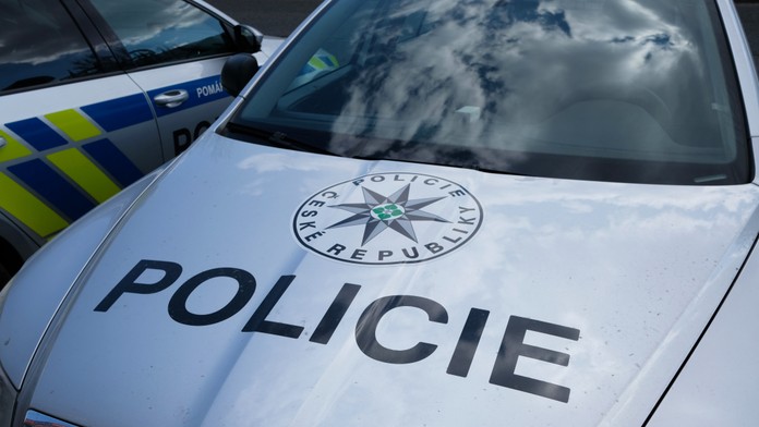 Rodinná tragédia neďaleko Slovenska. Českí policajti našli v byte troch mŕtvych