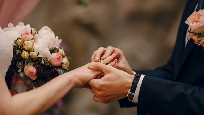 Zúfalý ženích nemal peniaze na svadbu. Geniálny nápad mu zarobil tisíce eur