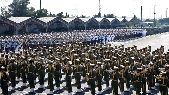 Sopka Agung opäť chrlí lávu a popol.