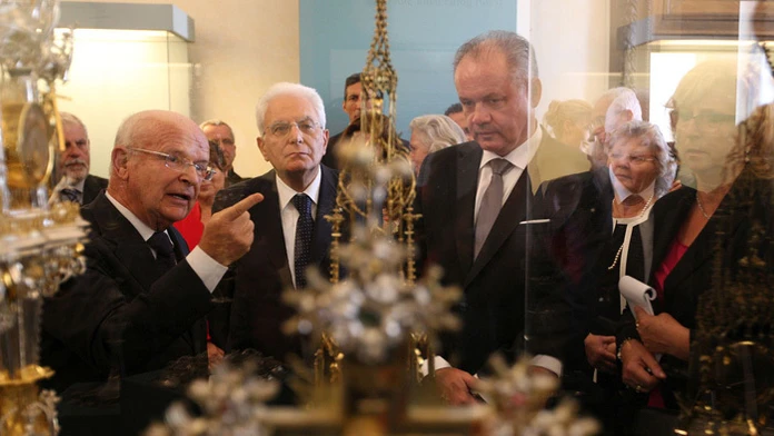Prezident Andrej Kiska, v strede vľavo prezident Talianskej republiky Sergio Mattarella počas slávnostného otvorenia výstavy Pok