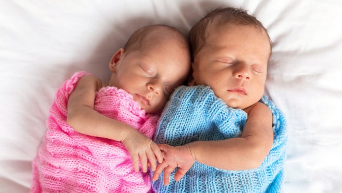 Tomáš Maštalír si v úlohe Sama zaspieval.