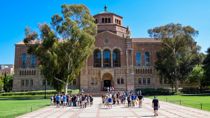 Kalifornská univerzita v Los Angeles (UCLA).