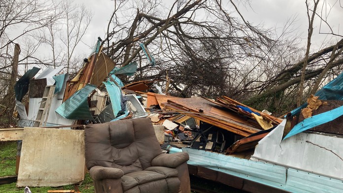Najmenej päť obetí si vyžiadalo tornádo, ktoré zasiahlo americký štát Missouri.