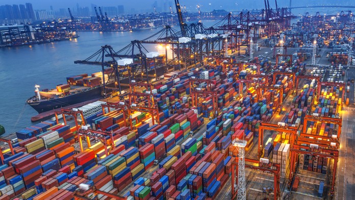 Vojna výrazne spomalí globálnu ekonomiku. Vyhliadky tej ukrajinskej sú ešte oveľa černejšie