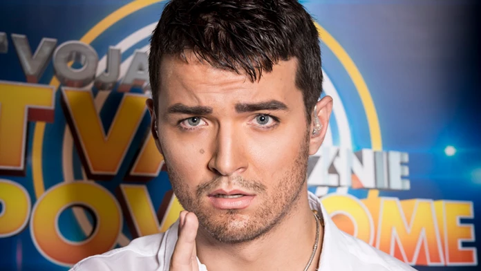 Viktor Vincze ako Enrique Iglesias