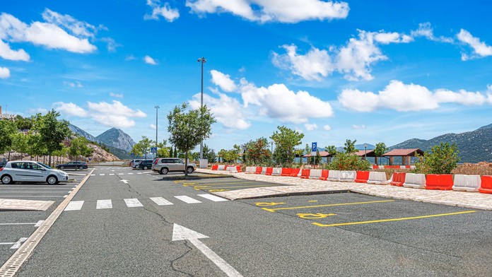 Rodičia až po 200 kilometroch zistili, že dieťa zabudli na chorvátskom odpočívadle