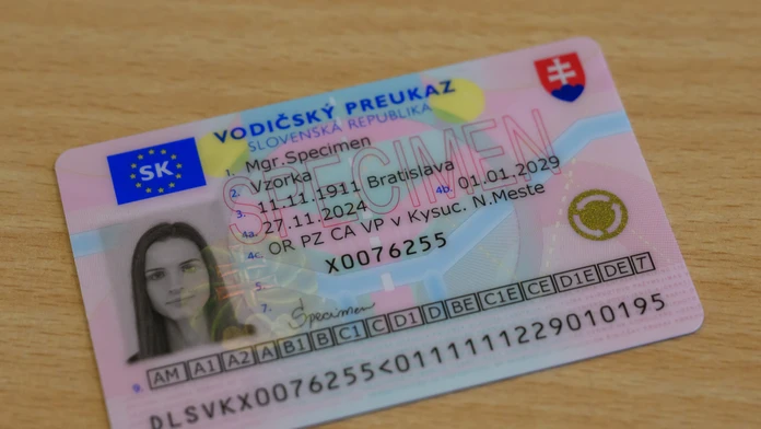 V obci na Záhorí sú v šoku. Starosta začal neplatičom brať vodičáky