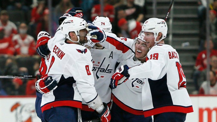 Radosť hráčov Capitels na čele s Ovečkinom.