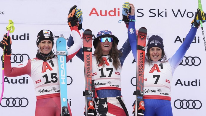 Absencia Vlhovej a Shiffrinovej pasuje iným. Super-G ovládla dáma v klobúku, ktorá na pódiu ešte nestála