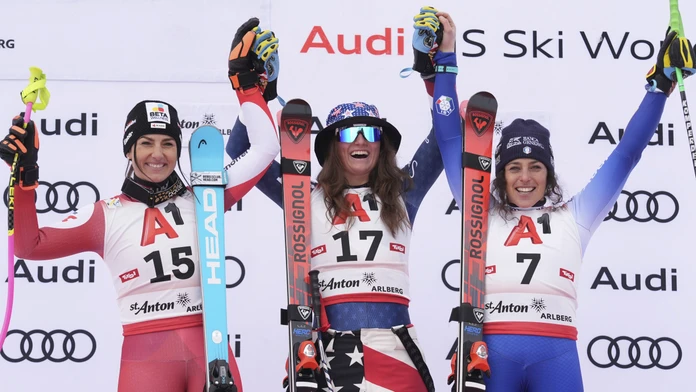 Absencia Vlhovej a Shiffrinovej pasuje iným. Super-G ovládla dáma v klobúku, ktorá na pódiu ešte nestála