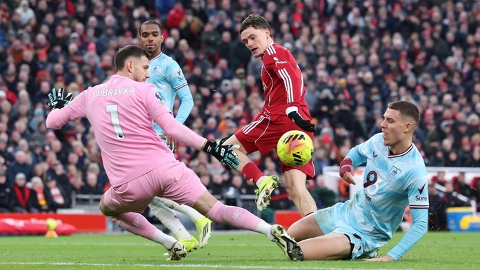 Neskutočný Dúbravka mužom zápasu. Liverpool si na Slovákovi vylámal zuby, neuspel ani z pokutového kopu